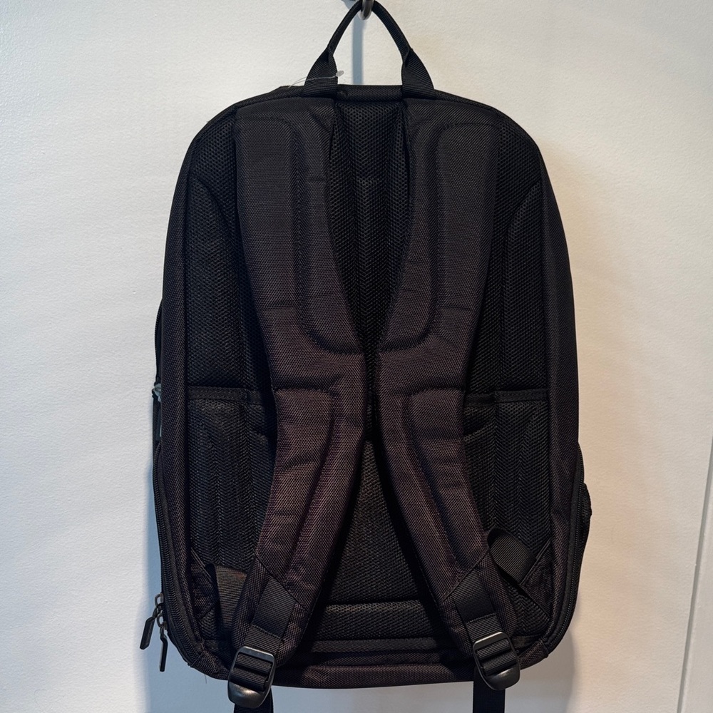Brookstone Bryce Laptop Travel Backpack - Picture 14 of 15